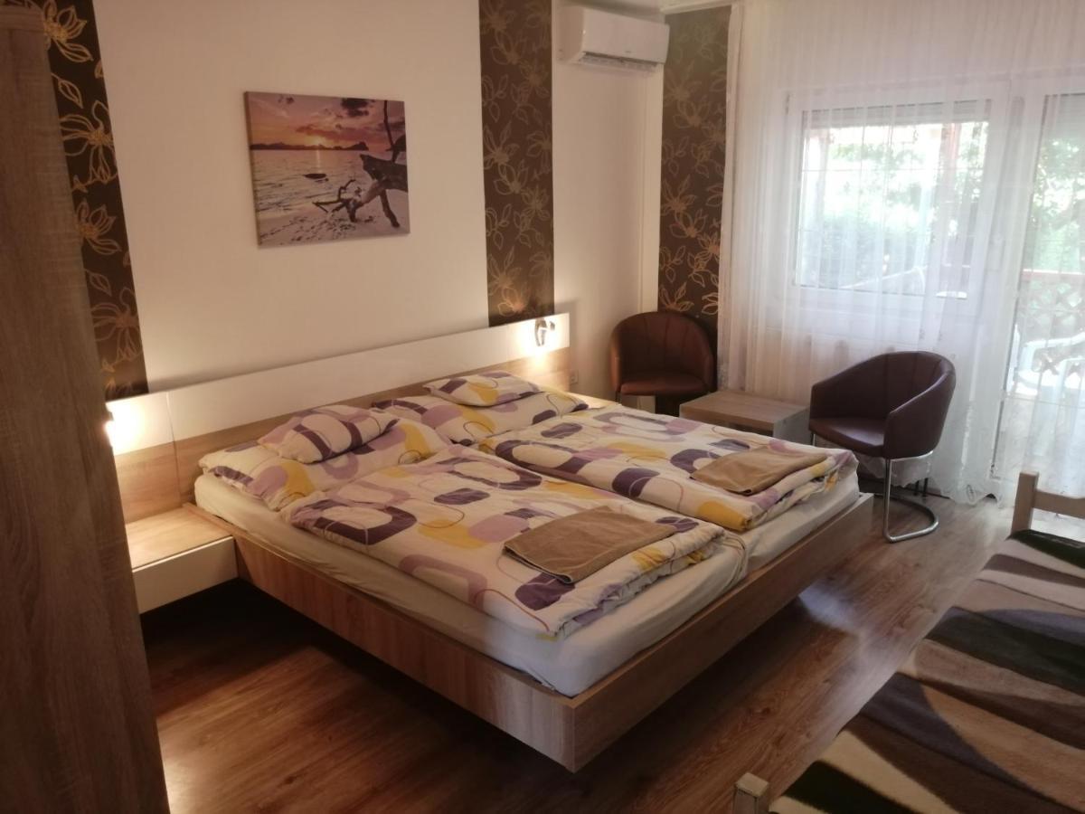 Anita Apartman Buk Exterior photo